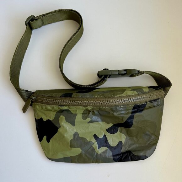 New! ALOHA Collection | Mini Hip Pack in Olive Camo - Picture 1 of 7